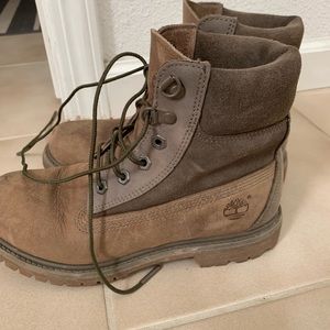 WOMENS CLASSIC TIMBERLAND BOOT SIZE 7